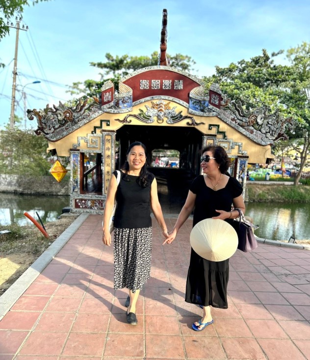 Cầu ngói Thanh Toàn